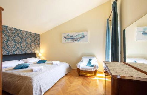 Three-Bedroom Apartment In Ostrvica - Photo 34