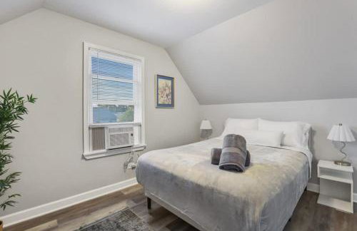 Cozy Chic 4BD 2BA Home in St Charles - Foto 27