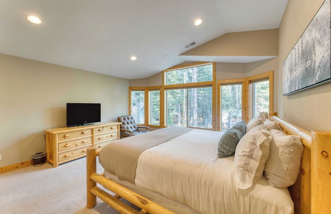 Washoe Chalet by Avantstay Game Room, Hot Tub, Putting Green & Fire Pit - Foto 23