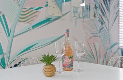 5 min Beaches~Mini Golf~Pool Table~Pets~KING BED + - Foto 13