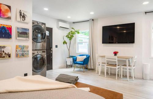 Cute Studio with AC and Backyard - Foto 21