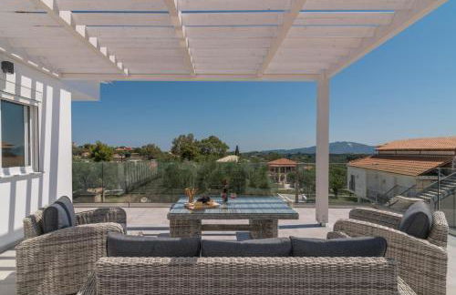 Maridenia Villa - Family Escape with Private Pool, by ZanteWize - Foto 7