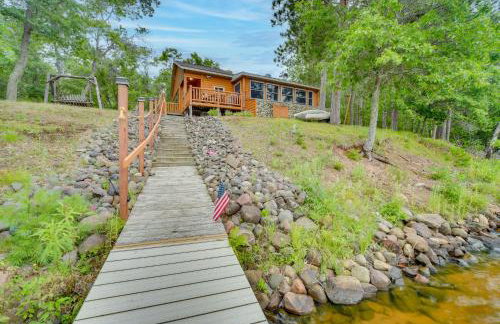 Pet-Friendly Waterfront Minong Cabin with Fire Pit - Foto 28
