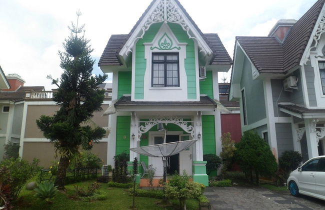 Villa Kota Bunga Mawar - Photo 25