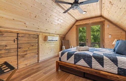 Riverside Oasis with Stunning Views, Cozy Firepit! - Photo 39