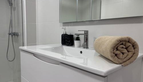 LOFT Céntrico MALIAÑO - DUA ROOMS - Foto 2, towels, Shower