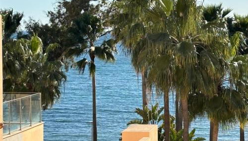 5 Stars BEACHFRONT PARADISE - Seaview, Always Heated Pool, Gym, Sauna! - Foto 1