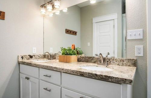 Two Adjacent Cabins, Sleeps 18 - Foto 80