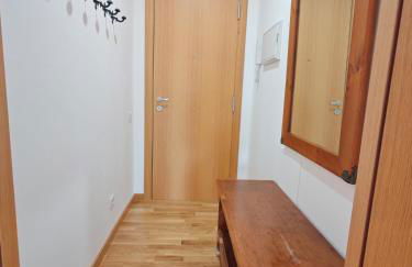 Chimenea y cocina moderna, encanto rústico con confort - Aüt 3 - Foto 7