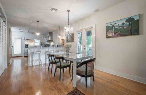 Nawlins vibe with rooftop verandah near Riverwalk and downtown - Foto 44