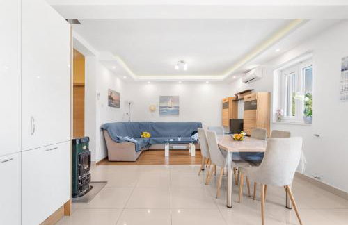 Apartment Mariuccia with Private Pool - Foto 15