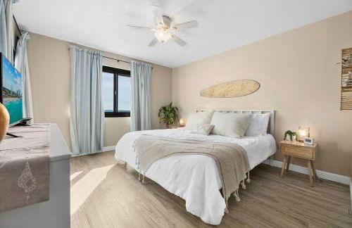 *OCEAN FRONT* Pier-adise 2Bed/2Bath, Sleeps 8 - Photo 9