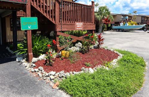River Wilderness Waterfront Cabins - Photo 21