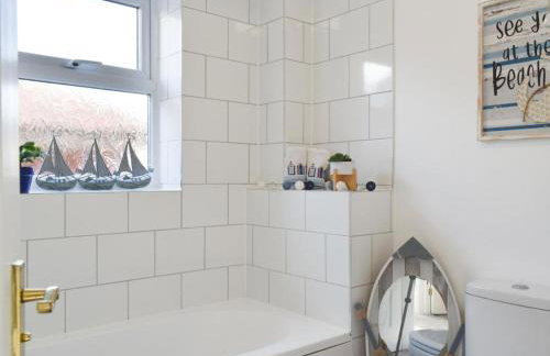 The Sashes - Stylish Apartment - FREE Parking - Ultrafast WIFI - Smart TV - Netflix - sleeps up to 6! Close to Poole Town Center & Sandbanks & Bournemouth - Foto 55