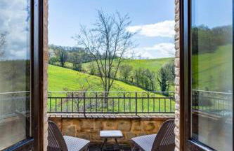 Luxury Villa with Pool, Stunning Location - Foto 28