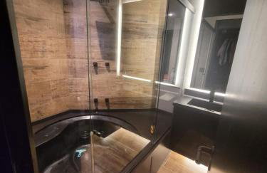 Morumbi, Apartamento Pub, SPA com hidromassagem, PISCINA Aquecida PRIVATIVA, LAREIRA, tudo que você precisa para descansar, trabalhar ou realizar aquela comemoração! Com total conforto e PRIVACIDADE! O Apt Nota 10 de SP! - Foto 44