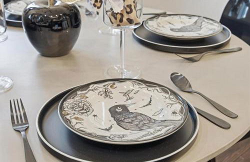 The Raven - 2nd Floor South Wing - Photo 31