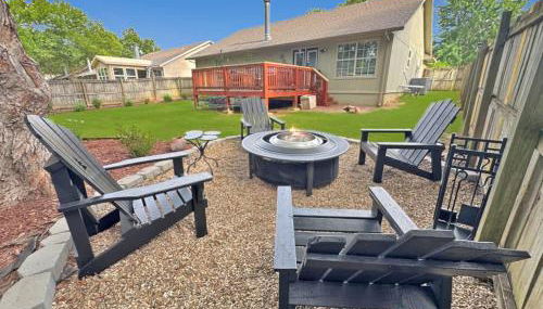 Relaxing Backyard with Fire Pit and Near Parks - Foto 2, sunbed