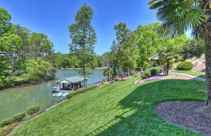 Lakefront 6bdr, Priv Dock, Game Room, Firepit Jake's Lake House by Avantstay - Foto 116