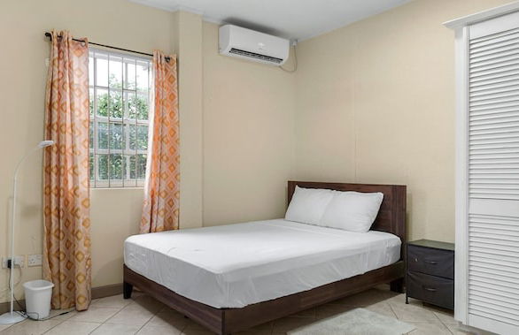 Your quaint home just steps from beach - Foto 7