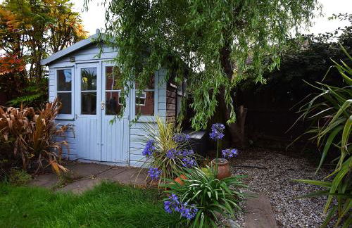 Highwoods Haven Luxury Stay with Garden and Parking - Foto 35