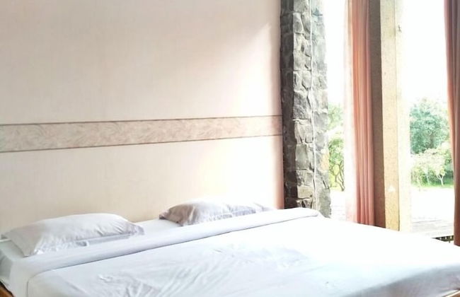 De Villa Istana Bunga by HouseinBandung - Photo 4