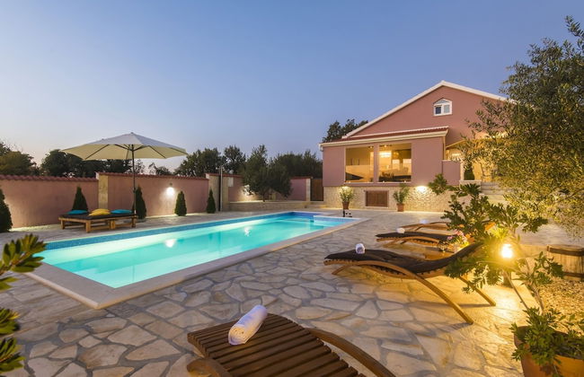 Cosy Holiday Home in Policnik With Pool - Foto 1