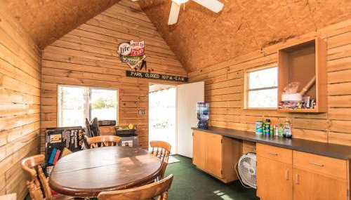 Cozy Rustic Cabin Rental on Private Ranch for Weekend Getaway from Austin - Foto 4