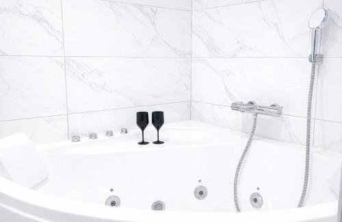 La Parenthèse Impériale Gare à 300 m Balnéo Sauna - Foto 1