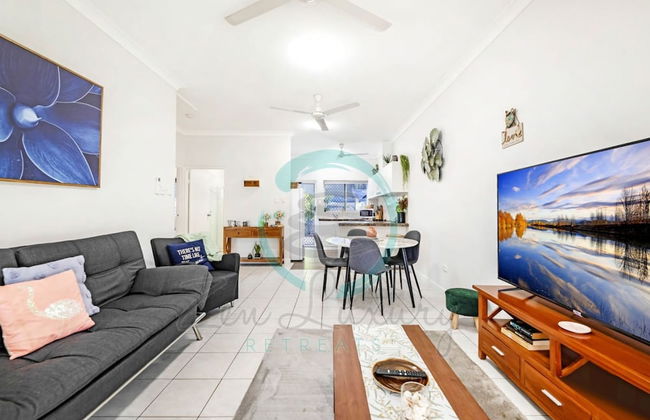 Zen Hideaway Cozy 2BR Haven Office Dual Patio - Foto 1