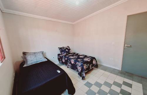 CASA - localizada no centro de Campo Grande - 2 quartos com ar e garagem para 2 carros - Foto 12