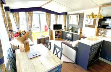 The Driftwood Den - Photo 7