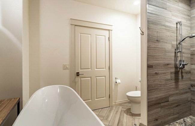 Rooftop Deck Walk to River Downtown Fire pit - Foto 18