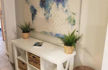 Central 2 bedroom unit with 3 beds and 3 large TVs - Photo 30