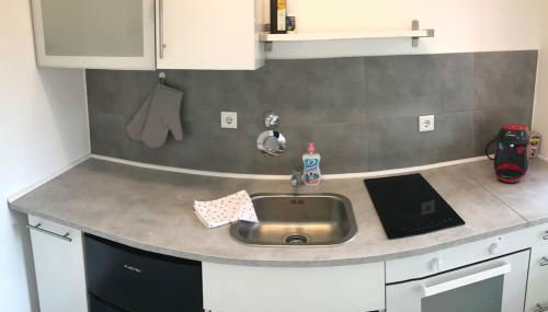 Cozy Apartment near Maschsee, balcony, gardenview - Foto 5, stove