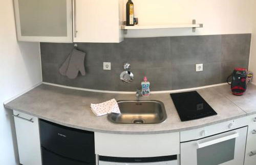 Cozy Apartment near Maschsee, balcony, gardenview - Foto 5