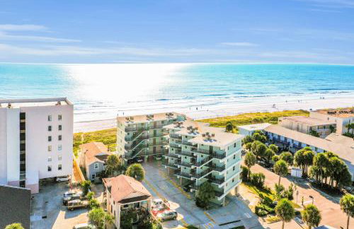 Oceanfront condo with pool, amazing view, balcony & beach access - Foto 31