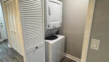 Spacious 2BR Apt with Balcony and 2 King Beds Sleeps 6 - Foto 5