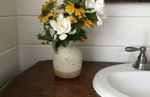 Serene Tiny House with a Big Charm for Glamping in Virginia - Photo 13