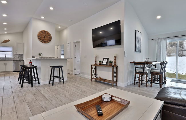 Rutland's Hidden Gem: 2 Br/1ba Renovated Home Close To Everything 2 Bedroom Home - Foto 1