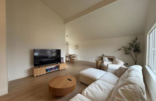 New! Modern 4BR max 12 ppl, 5 mins to everything! - Foto 7