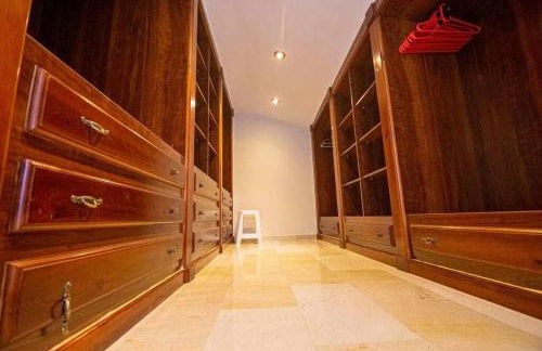 lujosa villa en Alhaurin de la Torre 7 dormitorios - Photo 23