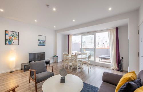 Modern Penthouse with Private Terrace - Photo 6