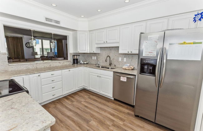 Shoreline Towers 1124 3 Bedroom Condo by RedAwning - Photo 15