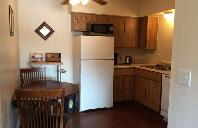 1 Bed Apartment next to SW Integris near Downtown - Photo 8