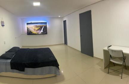 Apartamento espaçoso e bem localizado - Foto 1