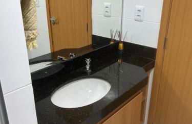 Apartamento Confortável e Espaçoso em Condomínio Familiar, 2 Quartos com 1 suíte e Lazer de Clube - Foto 13