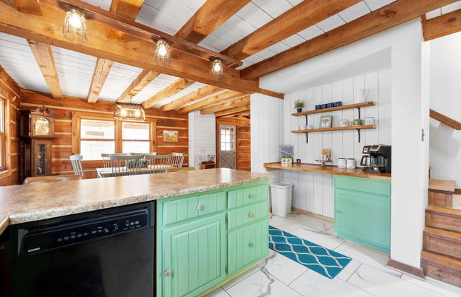 Cabin in the Trees, Hot Tub, Fire Pit - Foto 4