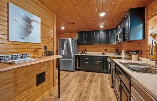 Mountain Top Hideout - Cabin Inspired Modern Ranch - Foto 3