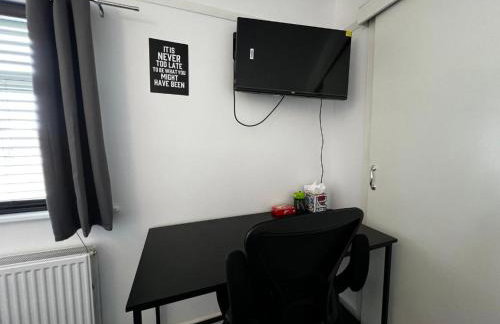 Quiet 2-Bed with Private Garden and Drive - Foto 61